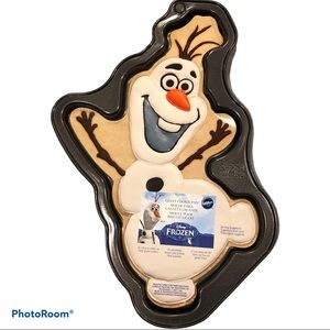 Wilton Disney Frozen Olaf Giant Cookie Pan